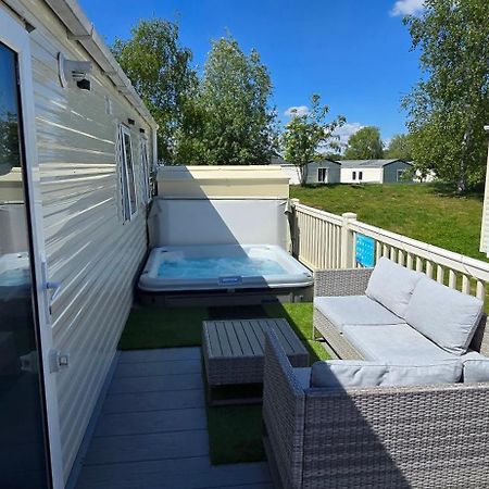 Rj Luxury Caravan Hire With Hot Tub Tattershall Exteriér fotografie
