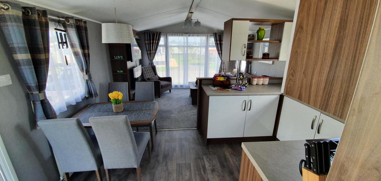 Rj Luxury Caravan Hire With Hot Tub Tattershall Exteriér fotografie