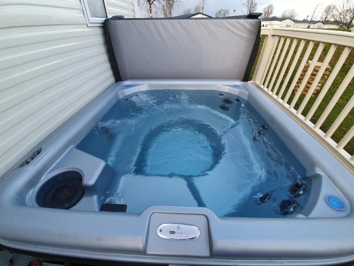 Rj Luxury Caravan Hire With Hot Tub Tattershall Exteriér fotografie